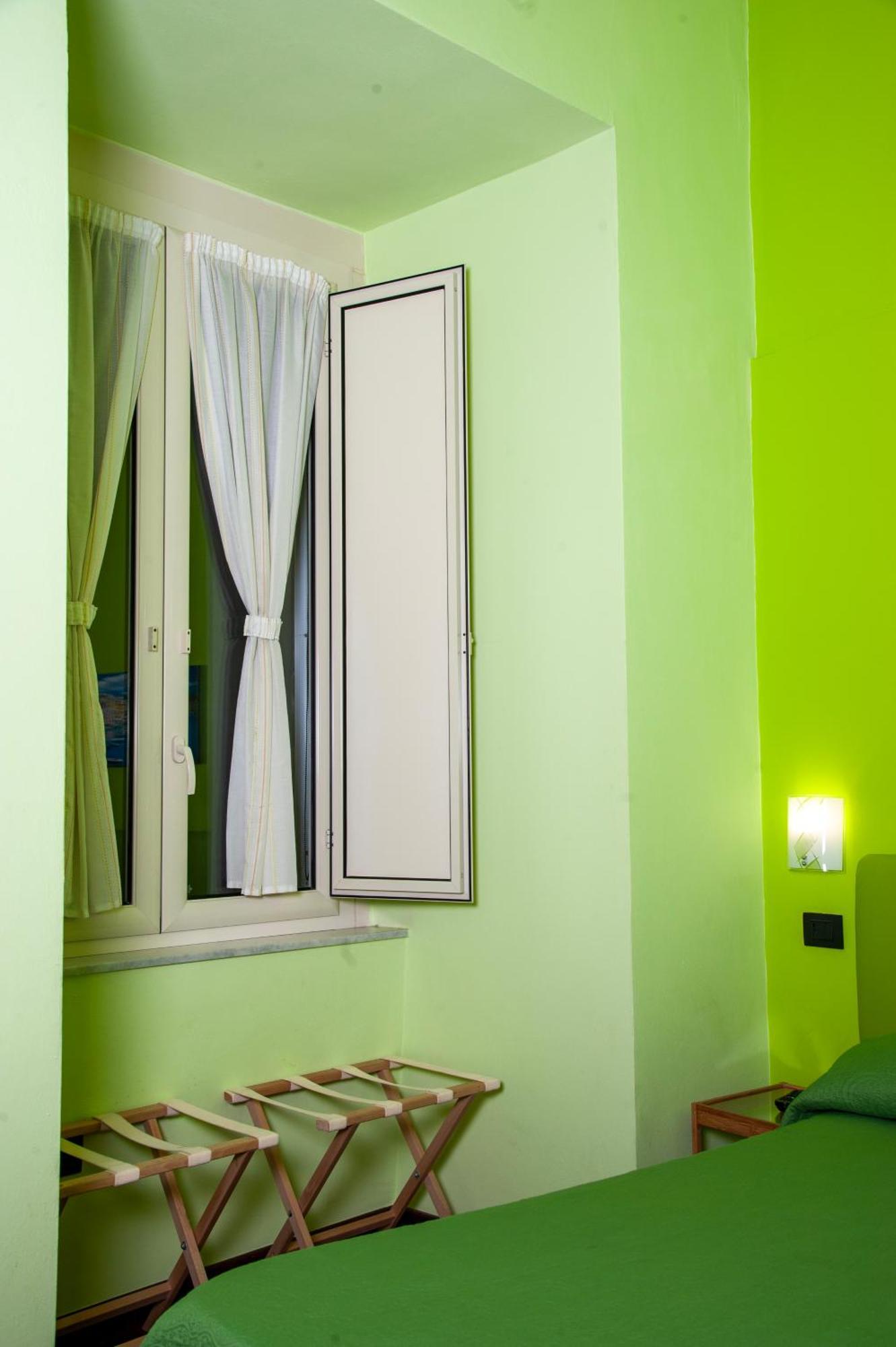 נאפולי Palazzo Carafa Della Spina Room And Apartment מראה חיצוני תמונה