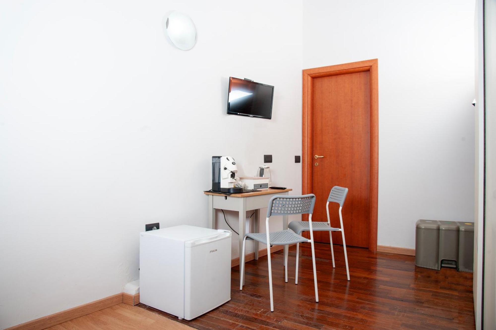 נאפולי Palazzo Carafa Della Spina Room And Apartment מראה חיצוני תמונה