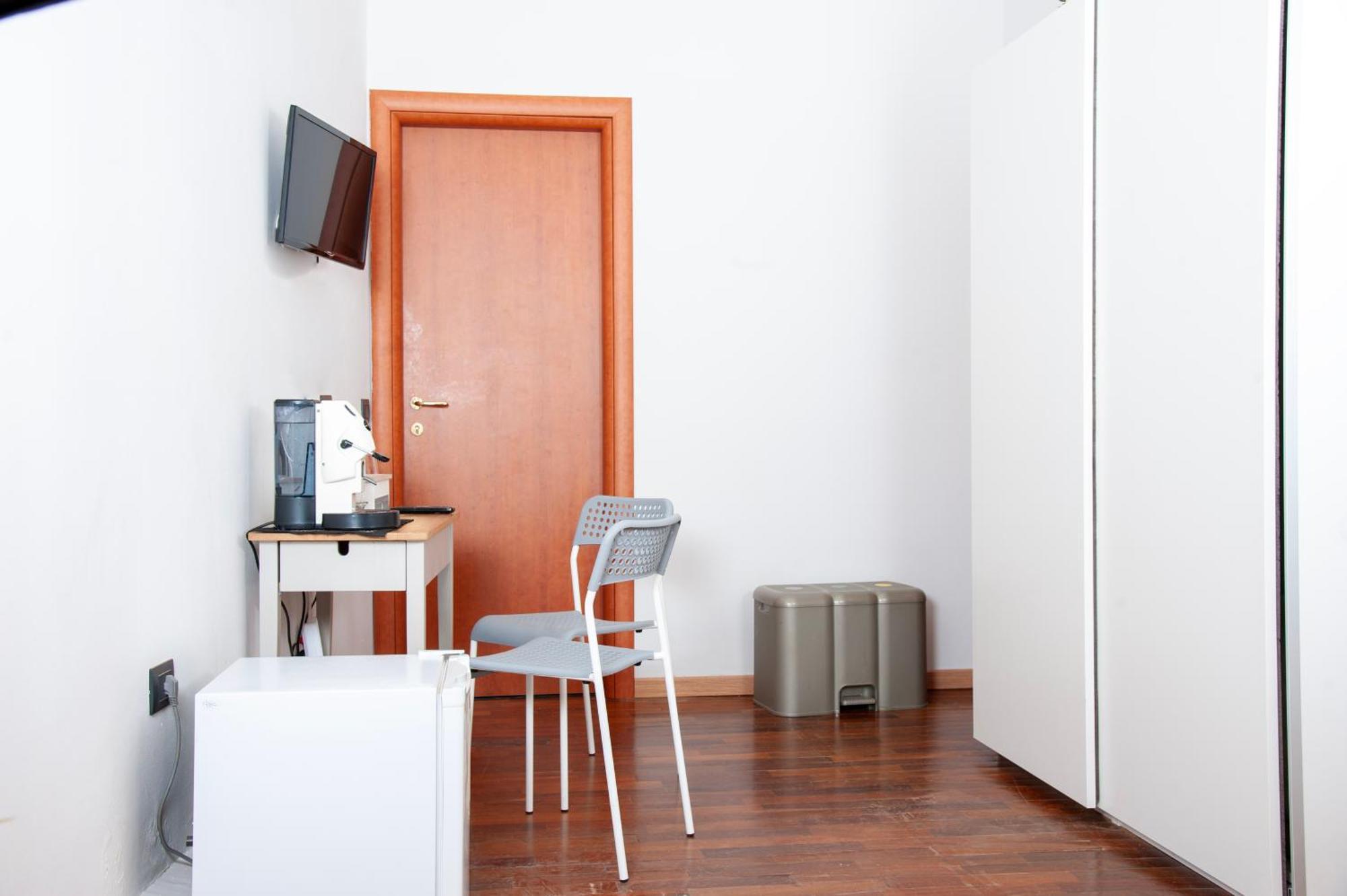 נאפולי Palazzo Carafa Della Spina Room And Apartment מראה חיצוני תמונה
