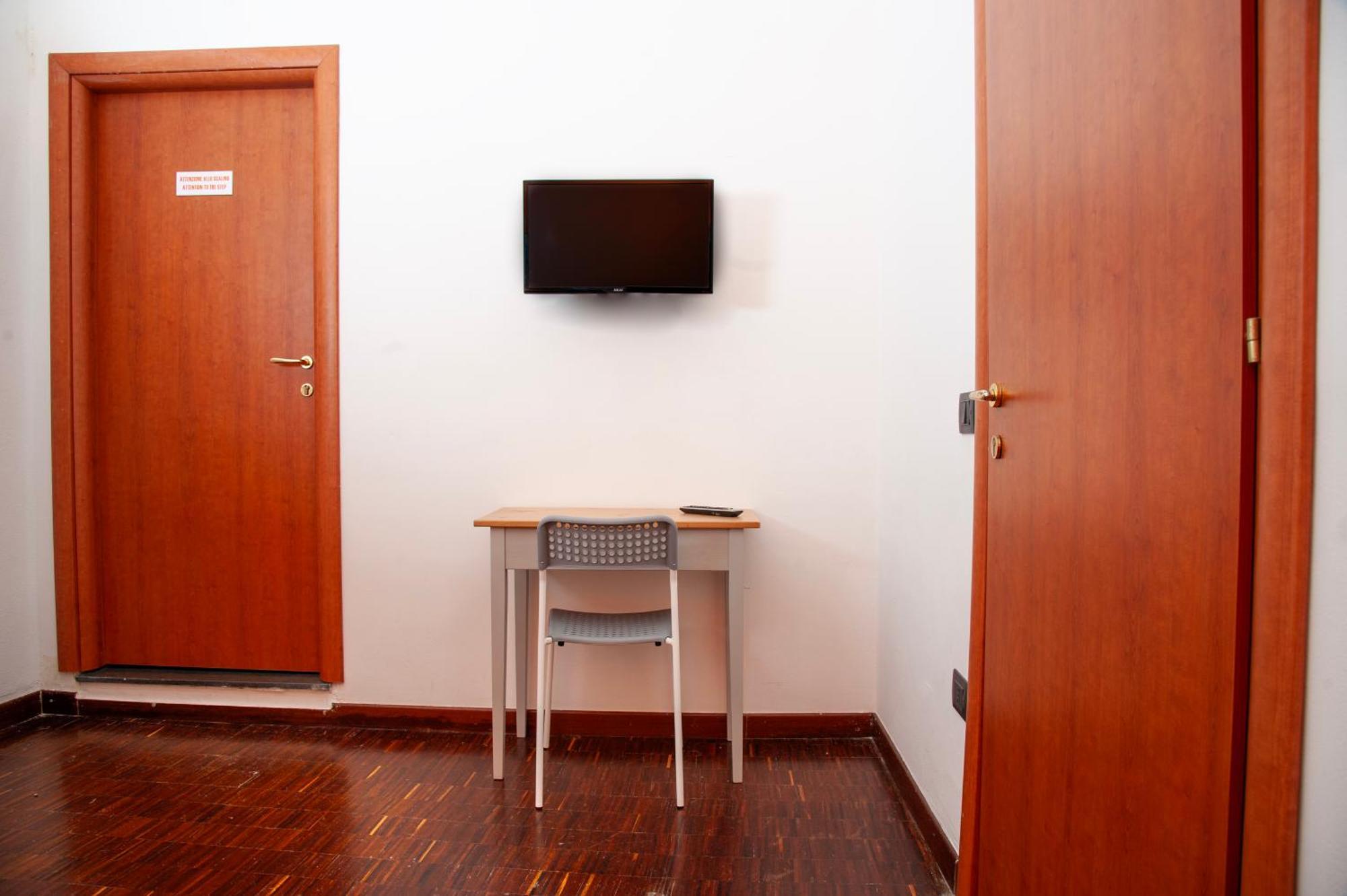 נאפולי Palazzo Carafa Della Spina Room And Apartment מראה חיצוני תמונה