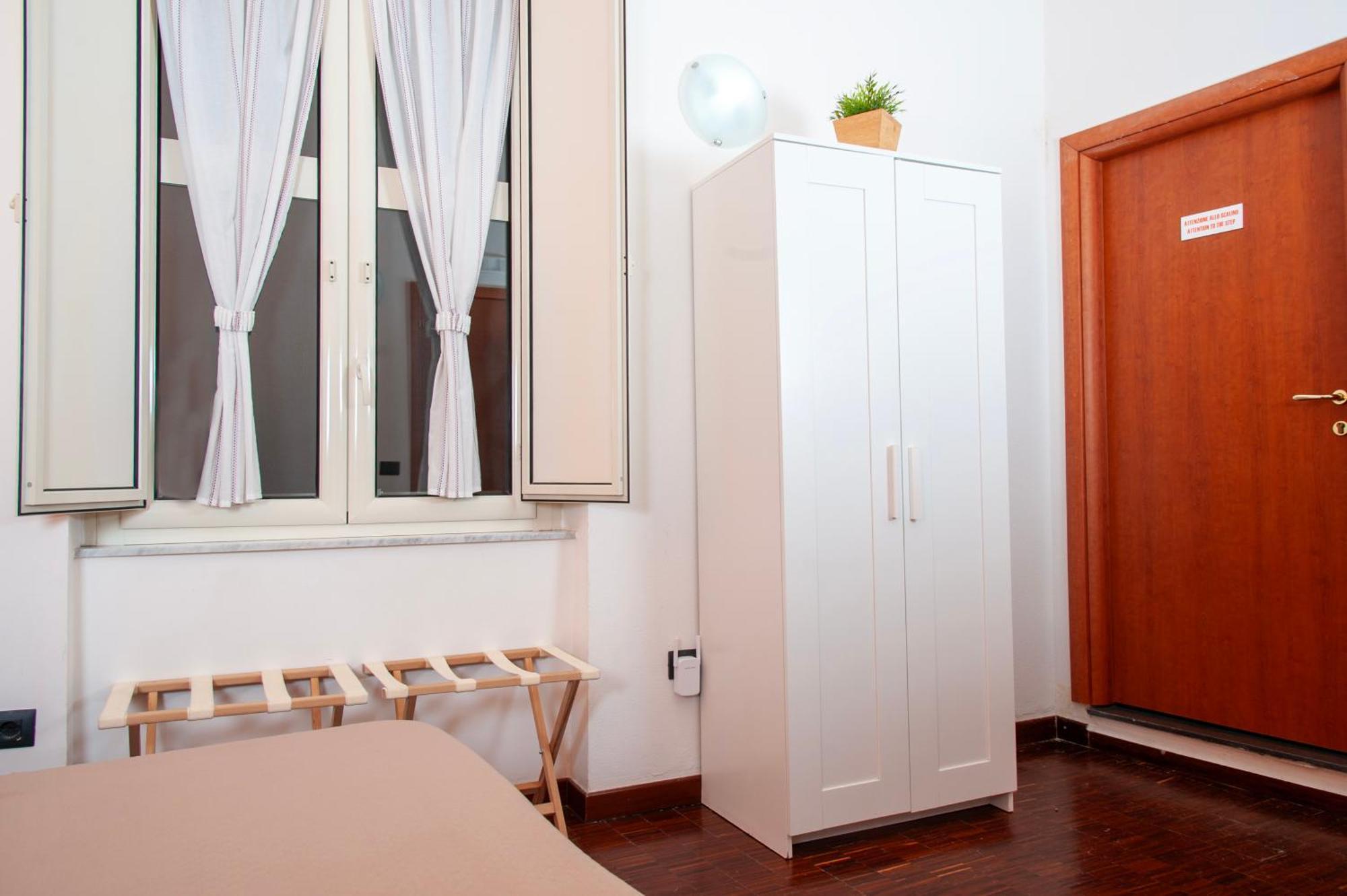 נאפולי Palazzo Carafa Della Spina Room And Apartment מראה חיצוני תמונה