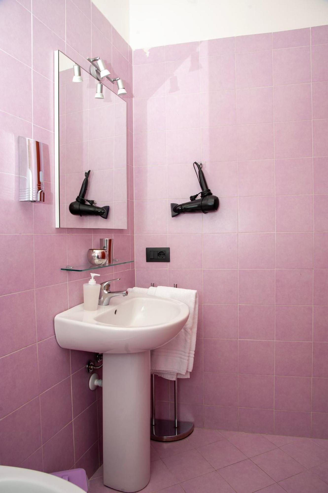 נאפולי Palazzo Carafa Della Spina Room And Apartment מראה חיצוני תמונה