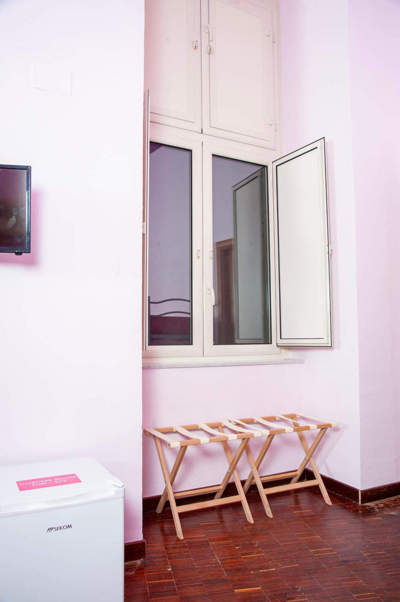 נאפולי Palazzo Carafa Della Spina Room And Apartment מראה חיצוני תמונה