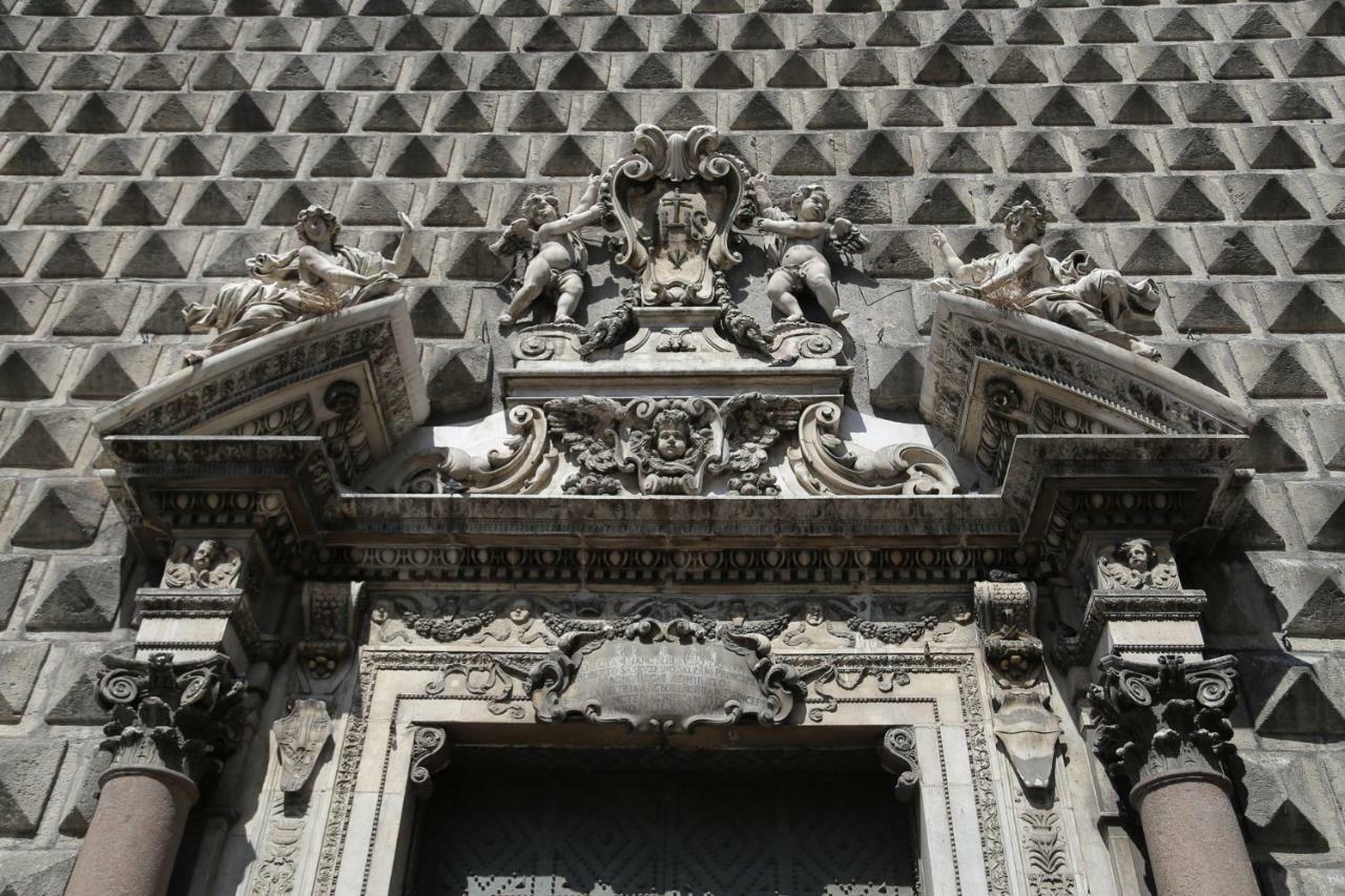 נאפולי Palazzo Carafa Della Spina Room And Apartment מראה חיצוני תמונה